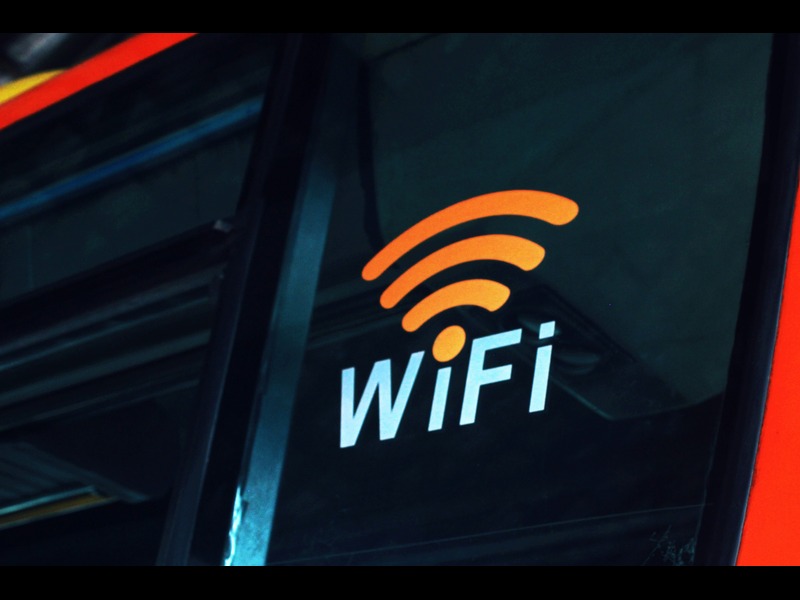 Enterprise WiFi access points – office ceiling installation